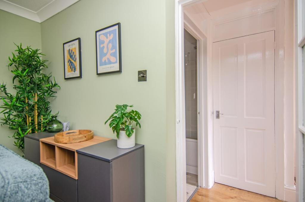 Cosy Lichfield Apartment Екстериор снимка