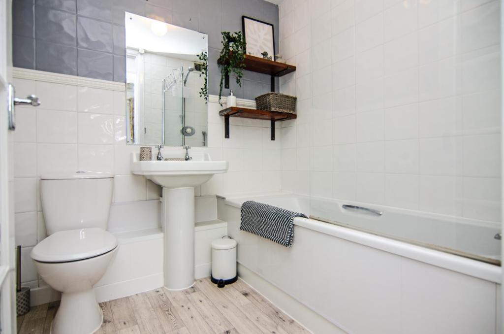 Cosy Lichfield Apartment Екстериор снимка