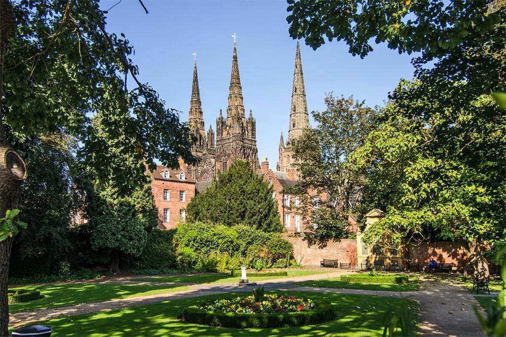 Cosy Lichfield Apartment Екстериор снимка
